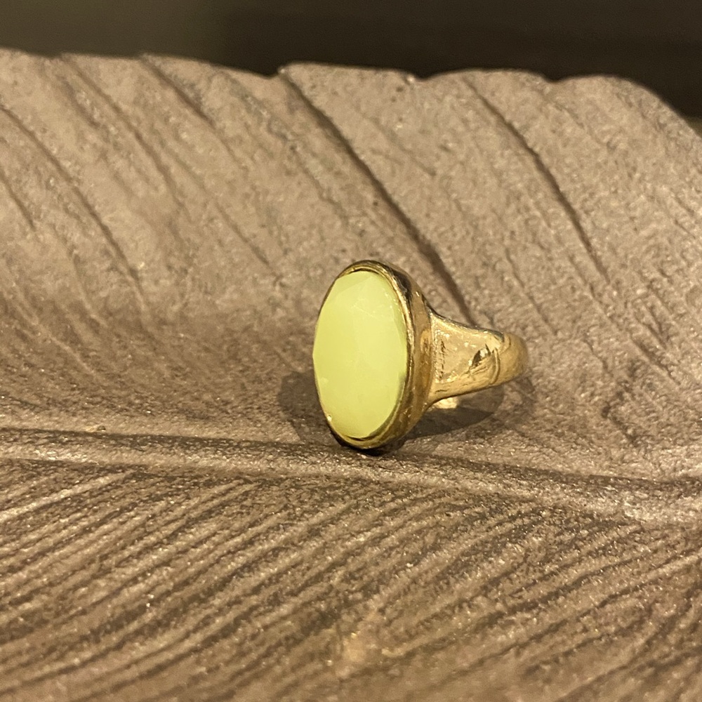Ring - Picture 2 of 3